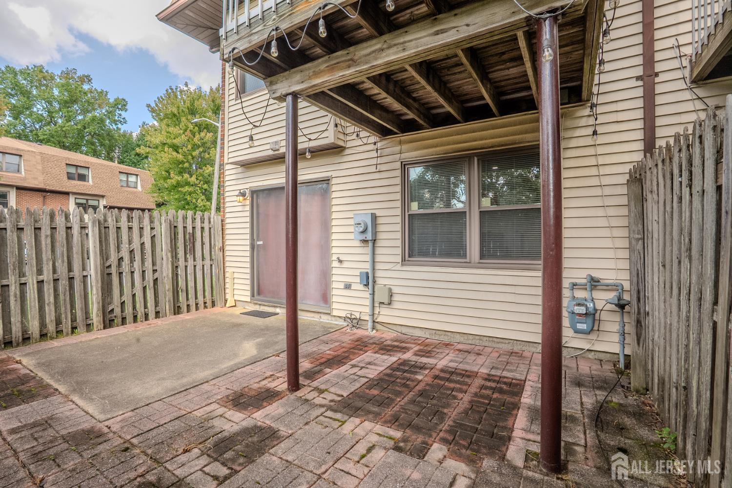 Listing photo 6