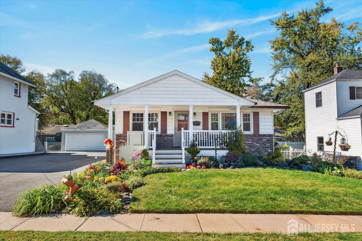 33 Newman Street, Metuchen, 08840, NJ
