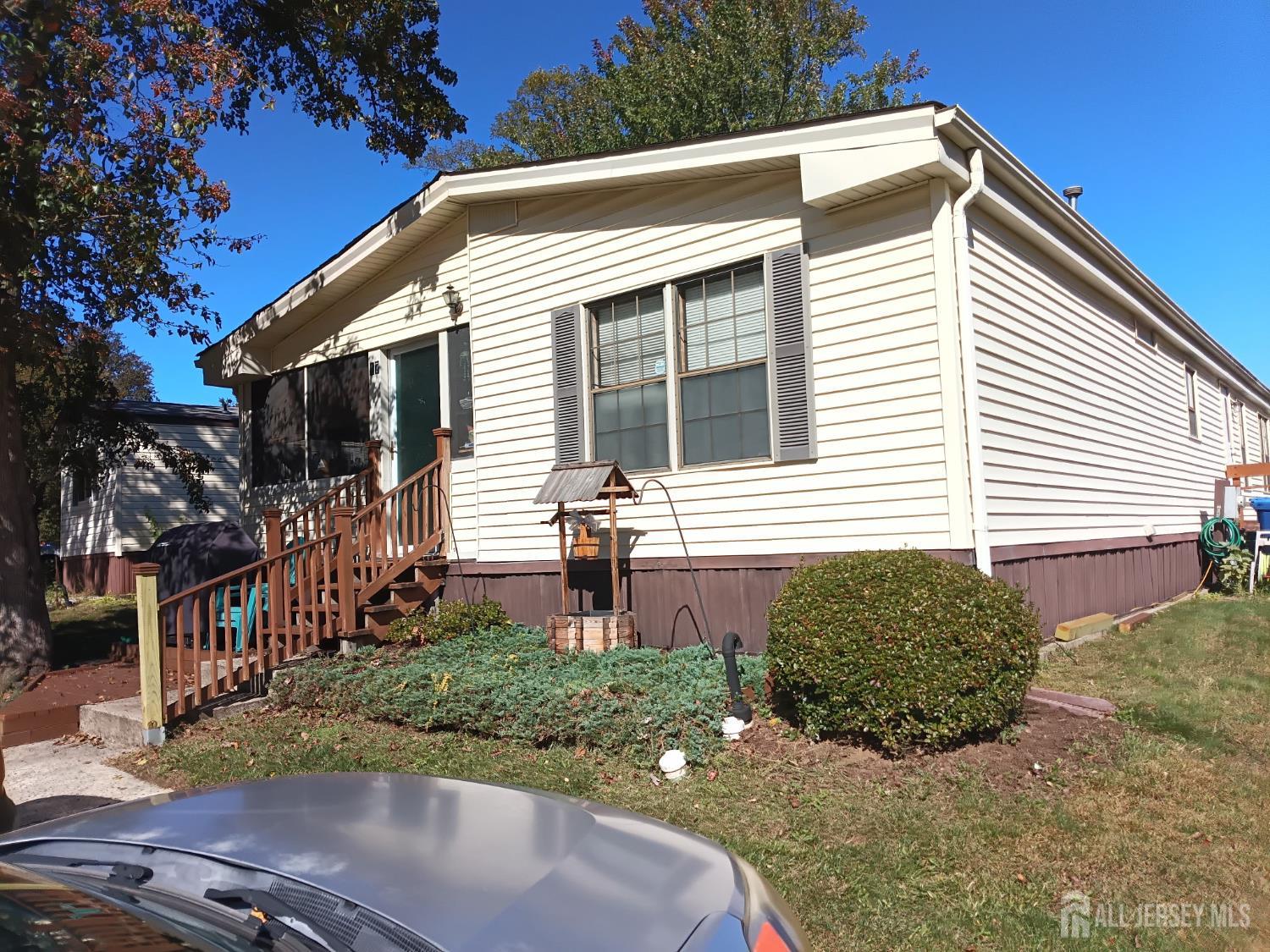 17 DICKENS Road, North Brunswick, 08902, NJ