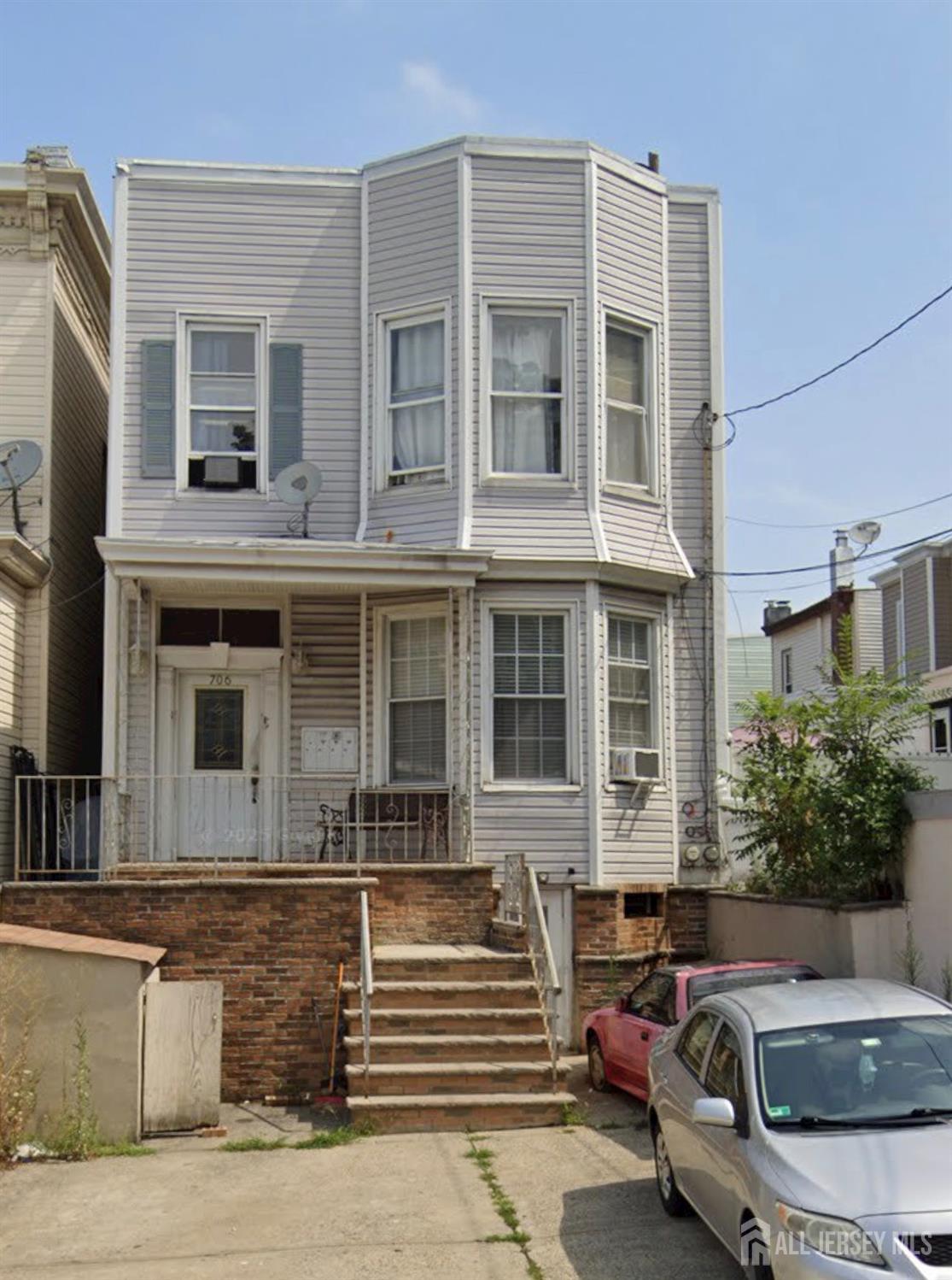 706 17th Street, Union City, 07087, NJ