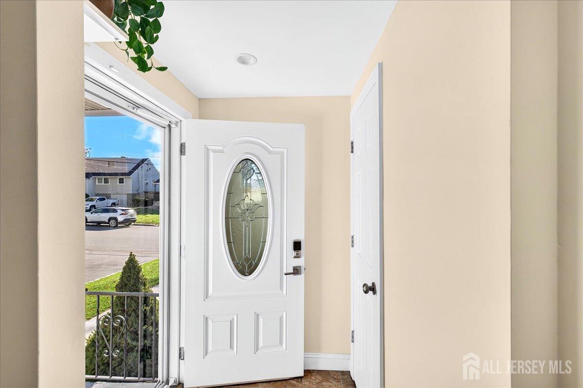 Listing photo 6