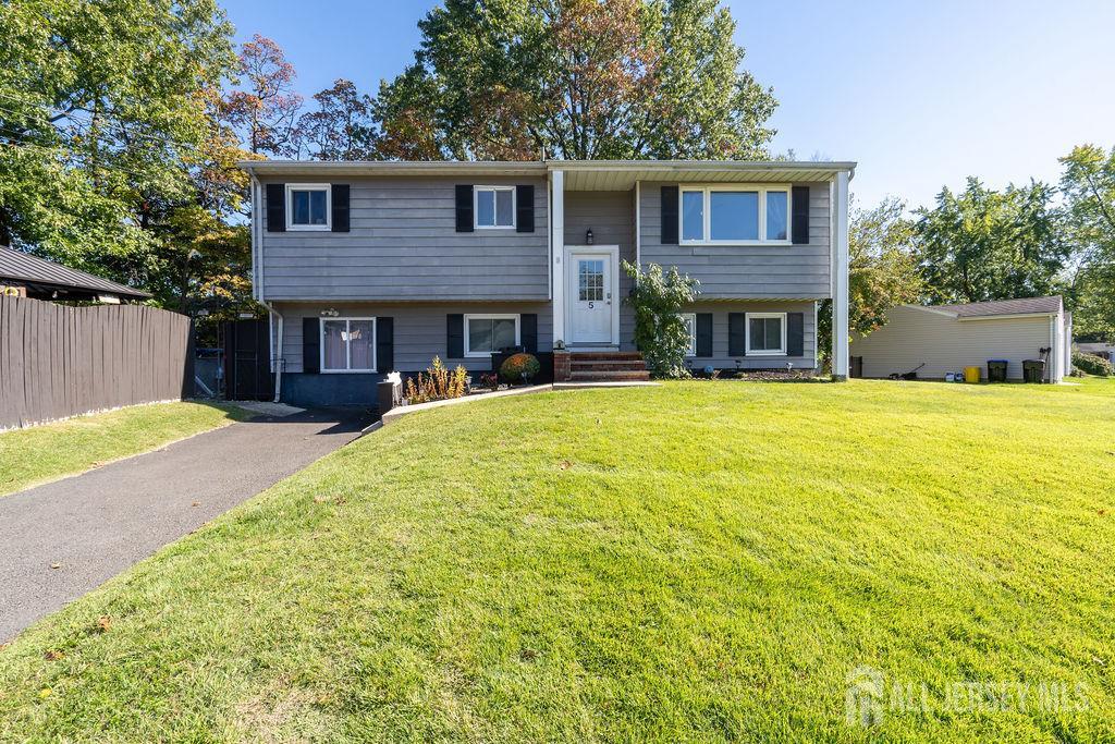 5 Stanley Road, East Brunswick, 08816, NJ