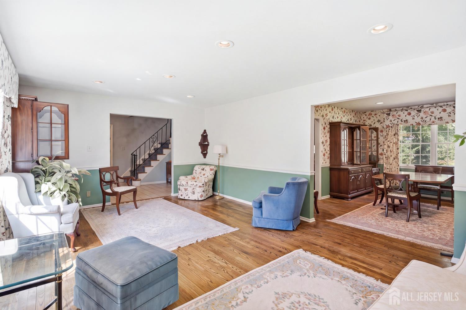 35 Woodmere Road, North Brunswick, 08902, NJ
