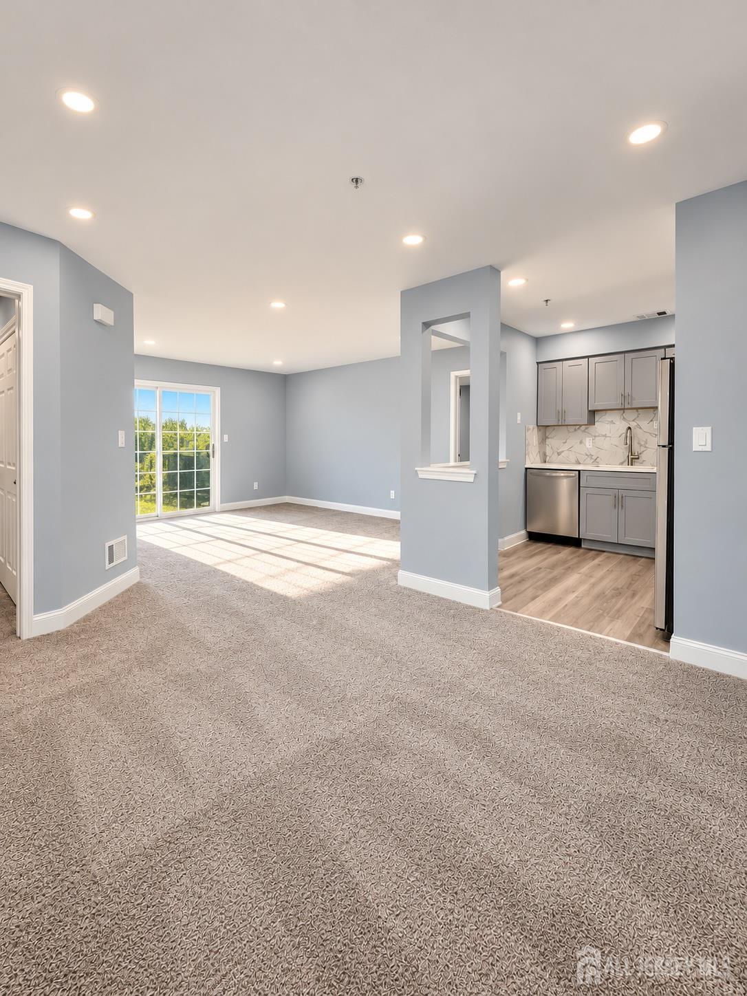1124 waterford Drive, Edison, 08817, NJ