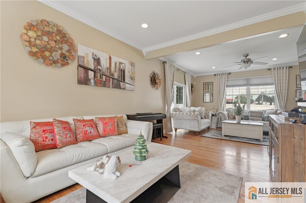 Listing photo 6