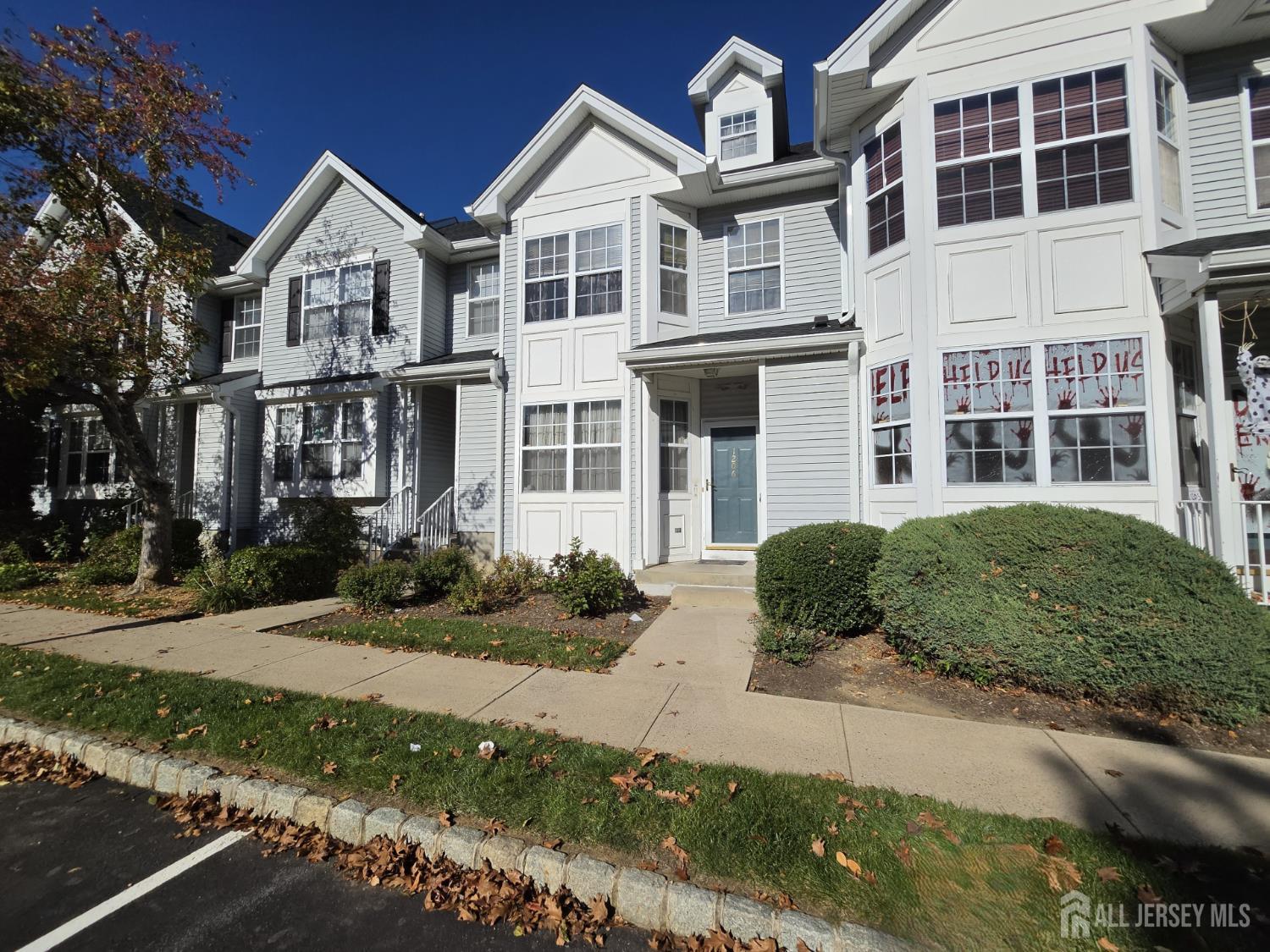 1206 Blossom Circle