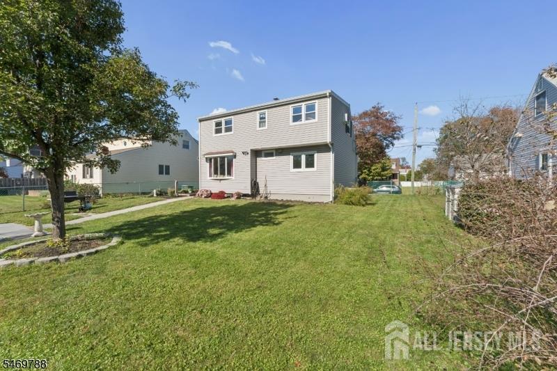 Listing photo 6