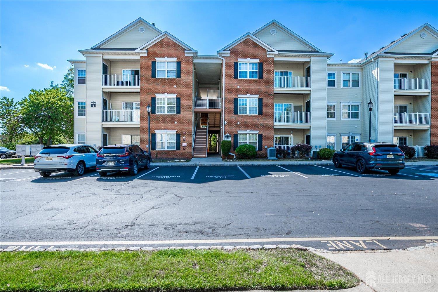913 Del Negro Court, South Plainfield, 07080, NJ