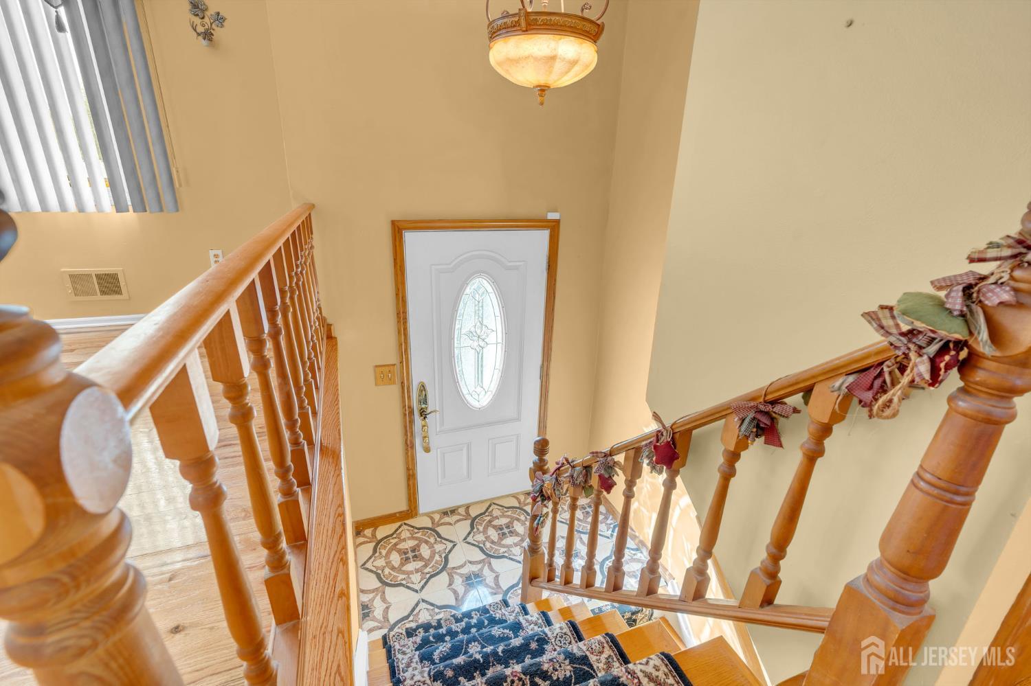 Photo 4 of Single family home for sale at 7 Thomas Ave, Sayreville, NJ 08879 | MLS# 2707058R | Listing updated on 2026-10-29