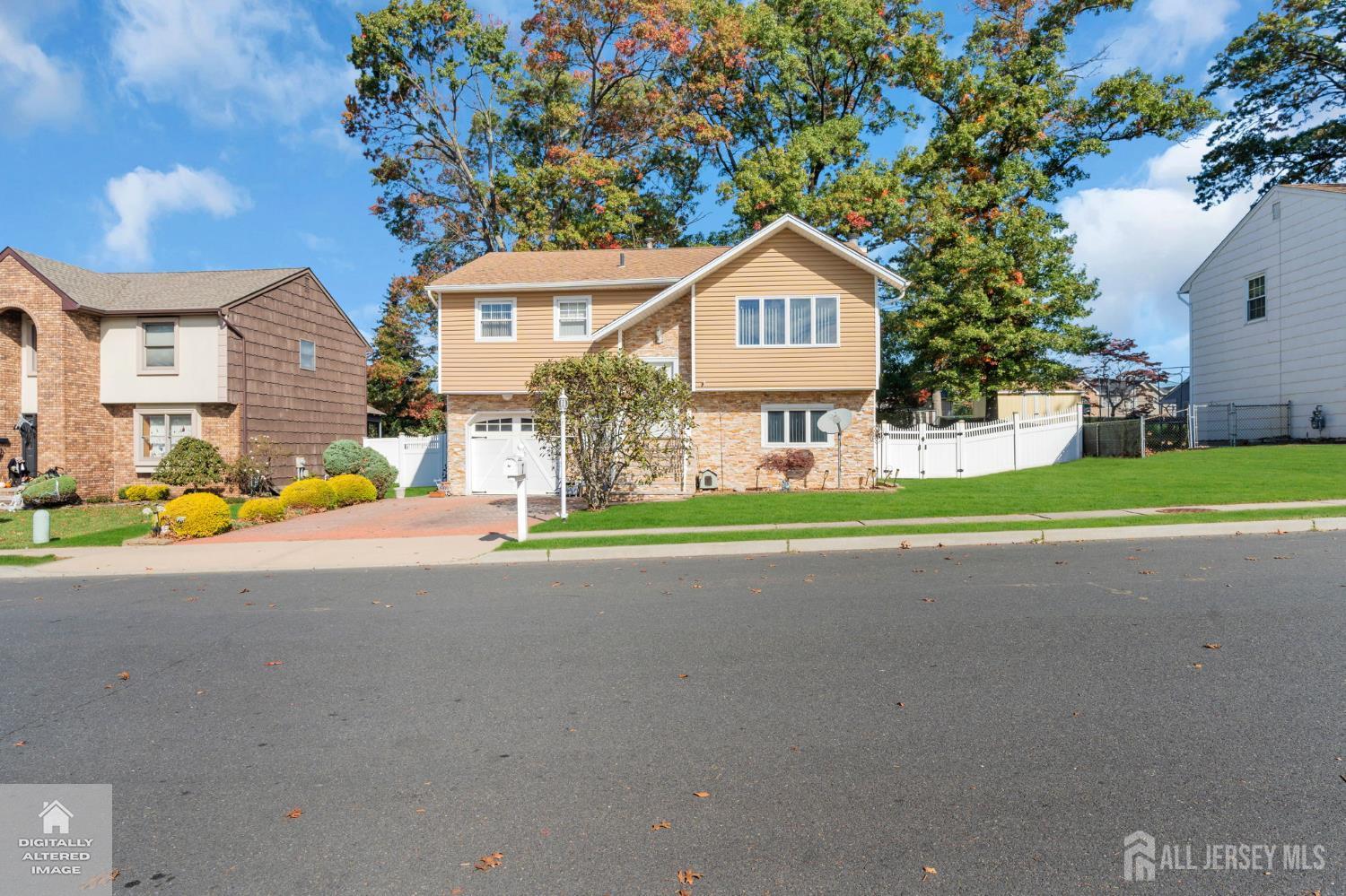 Photo 2 of Single family home for sale at 7 Thomas Ave, Sayreville, NJ 08879 | MLS# 2707058R | Listing updated on 2026-10-29