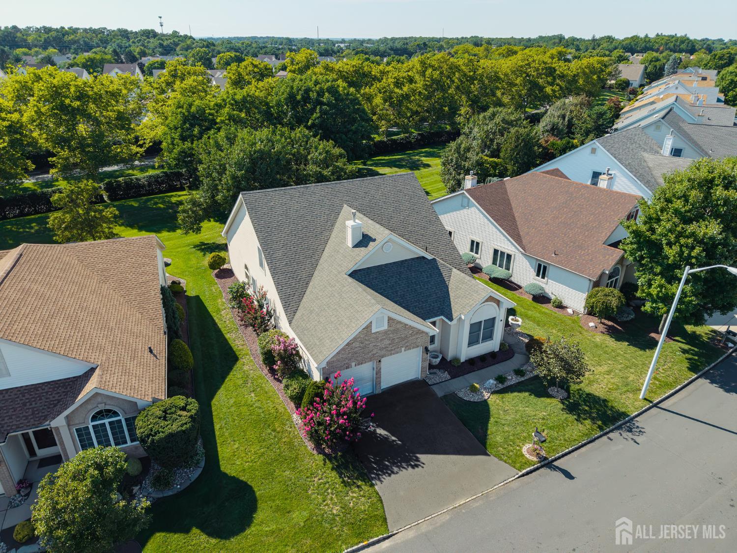 Photo 3 of Single family home for sale at 28 Brighton Ct, Monroe, NJ 08831 | MLS# 2707139R | Listing updated on 2026-10-30