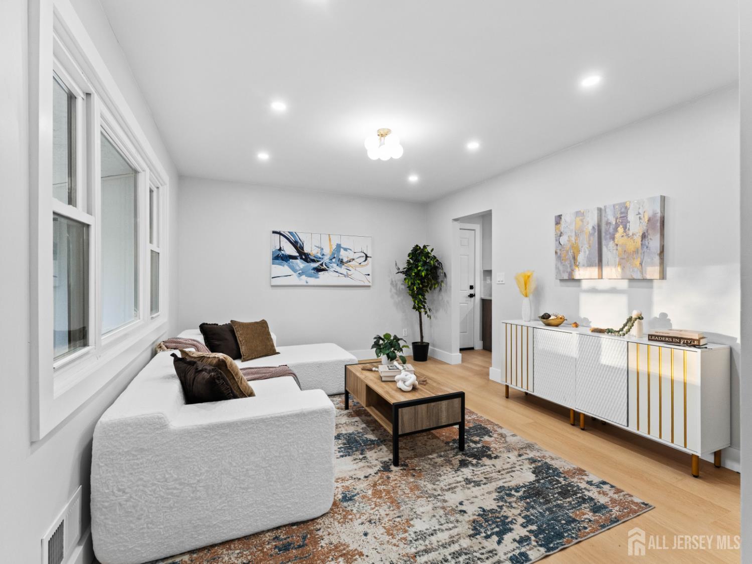Photo 4 of Single family home for sale at 8 Atlanta Dr, Jackson, NJ 08527 | MLS# 2707012R | Listing updated on 2026-10-29