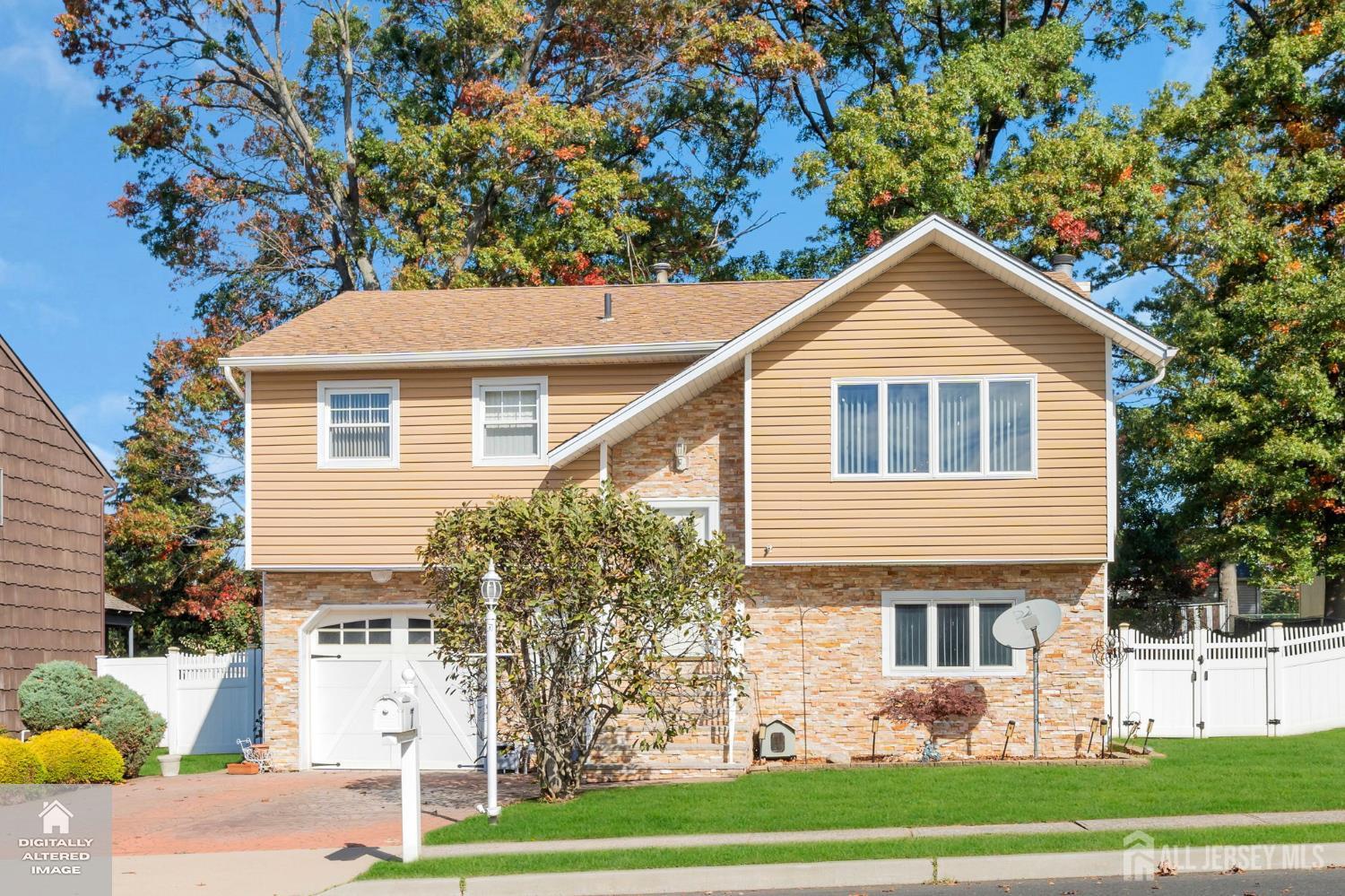 Single family home for sale at 7 Thomas Ave, Sayreville, NJ 08879 | MLS# 2707058R