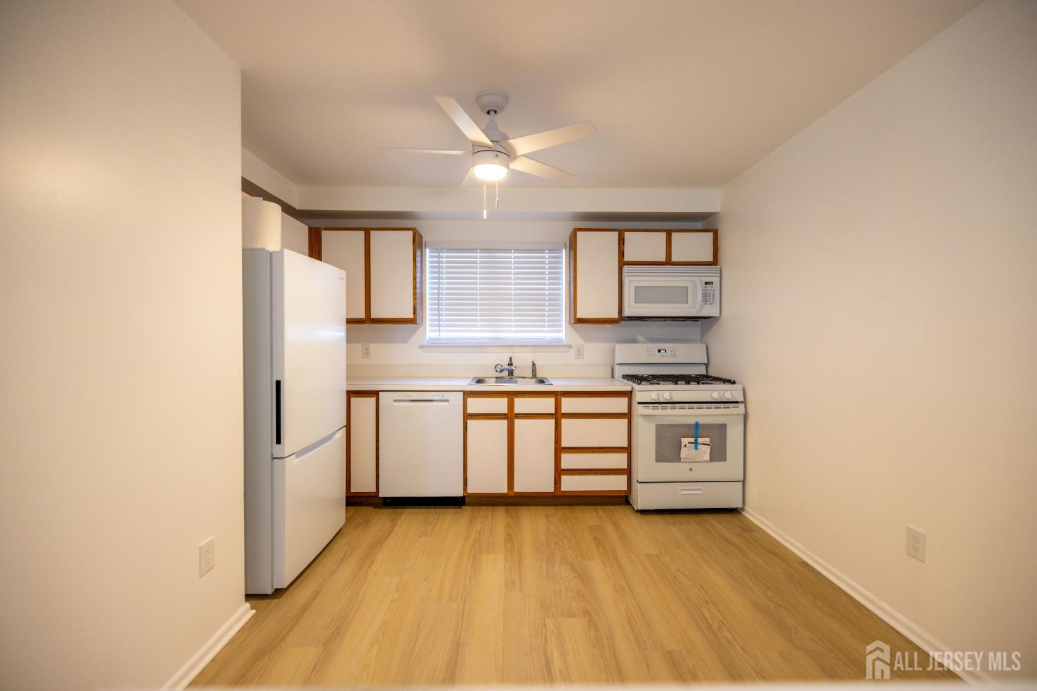 Photo 4 of Condo for sale at 184 Bexley Ln, Middlesex, NJ 08854 | MLS# 2705968R | Listing updated on 2026-10-30